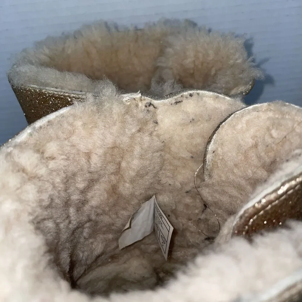 UGG Boots Women's Size 9 Gold Classic Short Bows Sparkle Shearling Mini Bailey - Picture 6 of 13